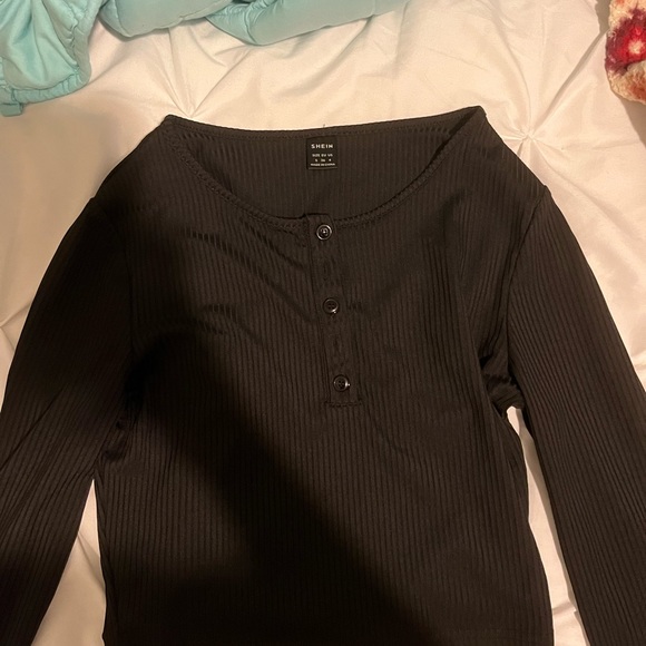 2 crop tops, one black and one purple - Picture 2 of 4